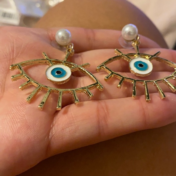 💍Gold Plated Evil Eye and Pearl Earrings💍 - Picture 2 of 4